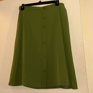 Everlane - a line skirt. Green. Size 16
